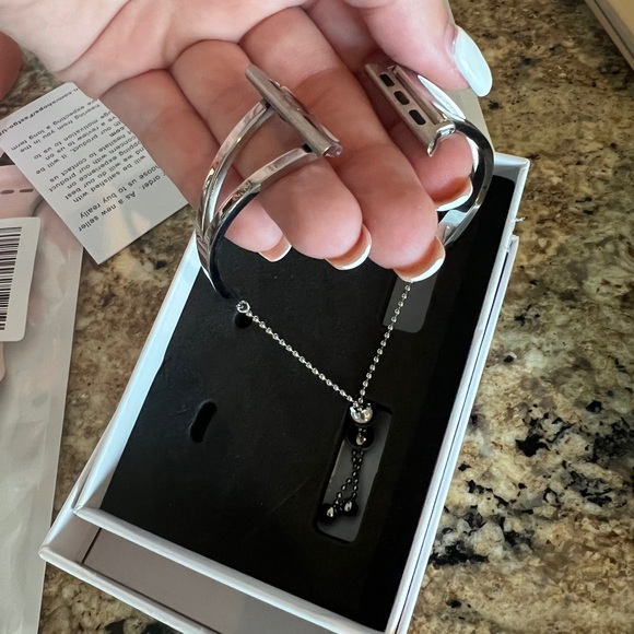 Apple Watch straps - Picture 2 of 2